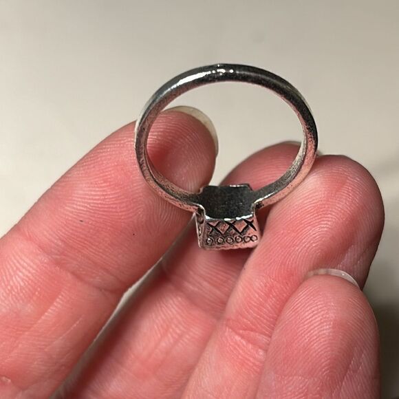 Women’s Silver Tone Raised and etched setting Pink Square Cut Fashion ring - Picture 5 of 6